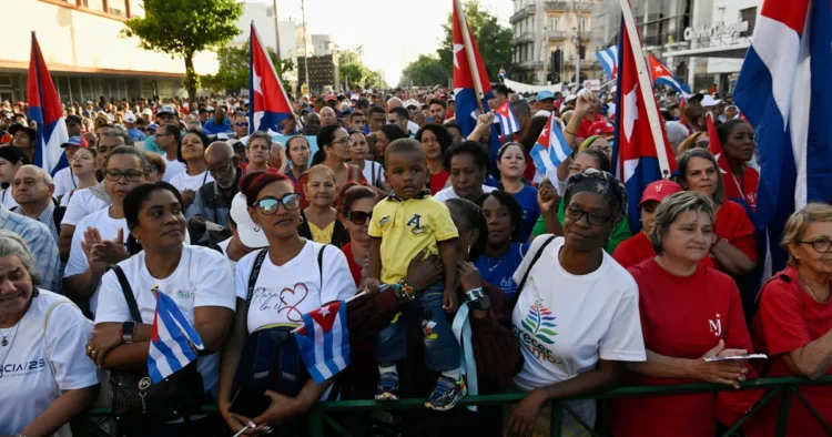 Slovenian students to Cuba with medicine and a message: Let’s break the embargo