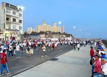 May 1st parade in Havana: fewer people and more tiredness under the sun