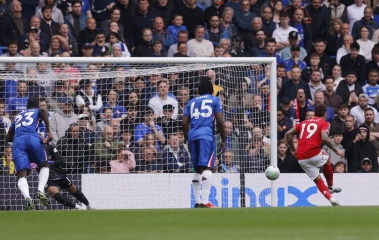 Football: Soccer-Forest beat stuttering Chelsea 3-1 in Premier League