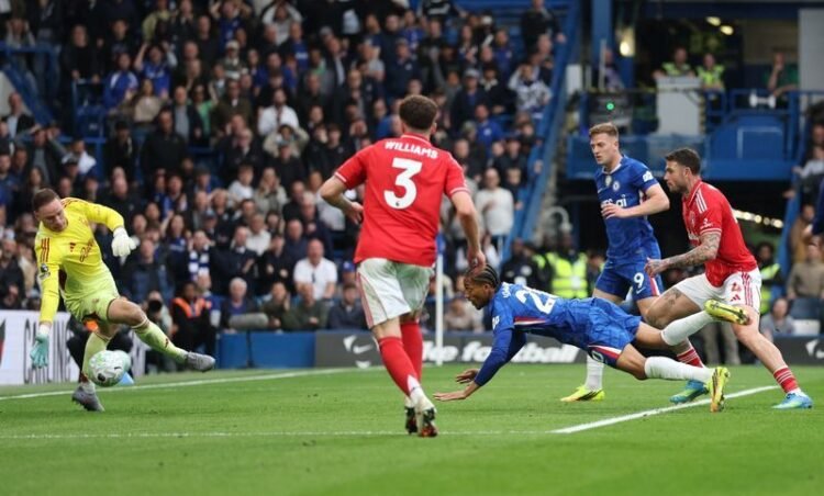 Football: Soccer-Chelsea slump to worst run in 33 years after Forest defeat