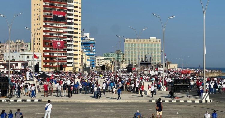 May 1: Half a million, according to the Government; disinterest, according to the street