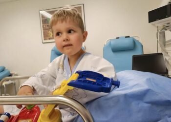 A painful family history: the son was diagnosed with the same disease that caused his father to lose his eyes