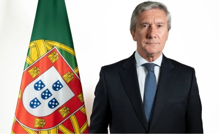 The gentle strength of the Portuguese language (Tribune)