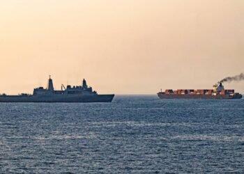 Trump tells aides to prep for lengthy Hormuz blockade, WSJ says