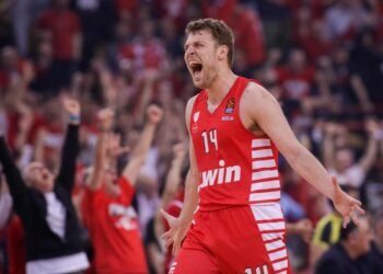 Olympiakos and Fenerbahce storm to 2:0 in the Euroleague quarter-final series