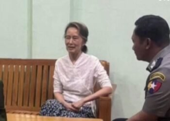 Media: Aung San Suu Kyi’s prison sentence changed to house arrest