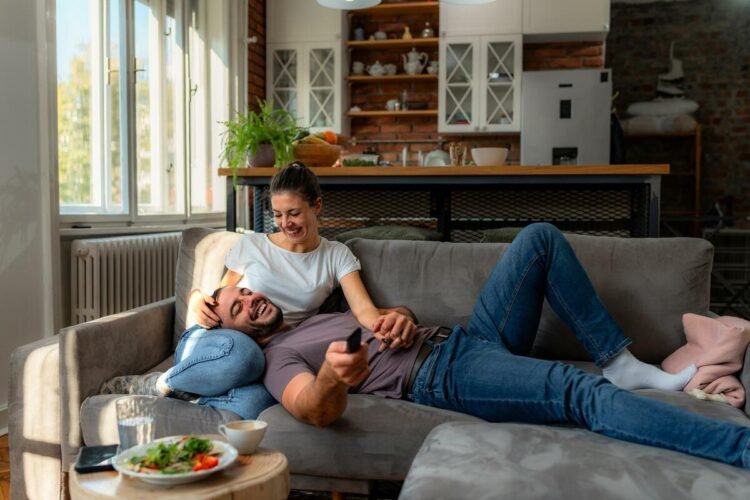 Modern dating has changed, but a professional wingman says these six lessons haven’t