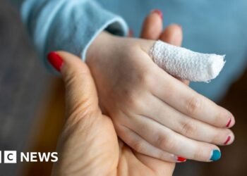 Australian mother who faked son's cancer to fund 'lavish' lifestyle jailedThe mother-of-two shaved her six-year-old's son's head and eyebrows as part of the deception.2 hrs agoAustralia