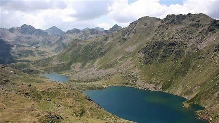 Rescued three hikers in the lakes of Tristaina