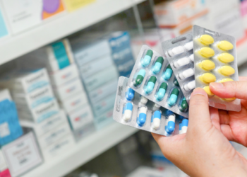 Scoop: Colombians spend more and more out of pocket on medicines as the country deepens its dependence on imports, reveals Ascif
