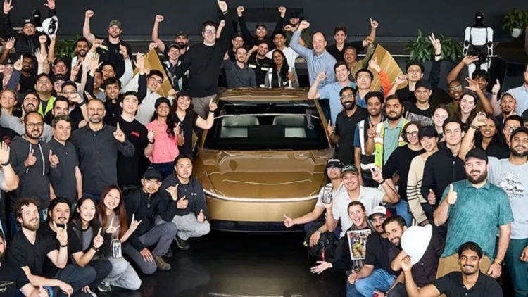 Tesla, starts the production of the robotaxi without steering wheel and pedals. When it arrives and how it works