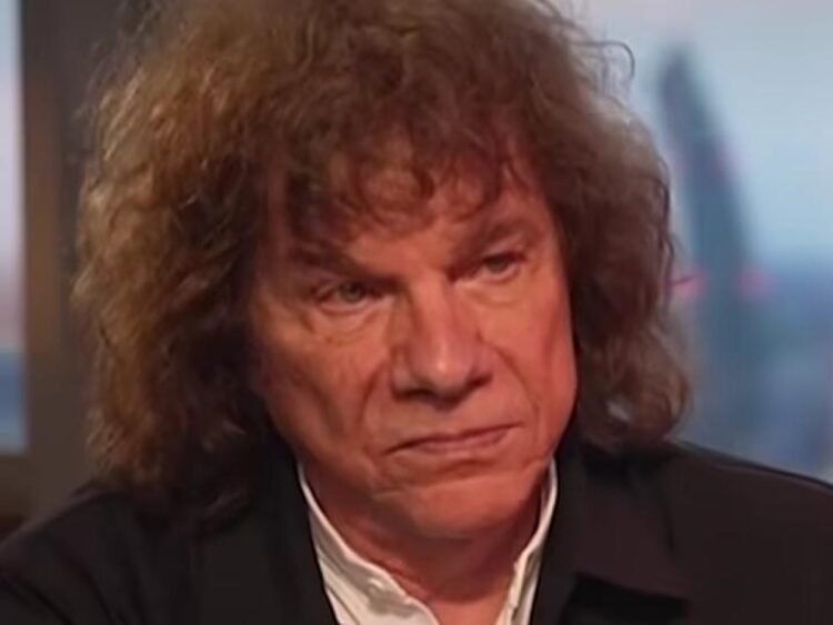 Riccardo Cocciante: «In Vietnam I didn’t have shoes but I was happy: in Europe everything is approved. Beautiful without a soul? In Rai it was rejected, no one wanted it…”