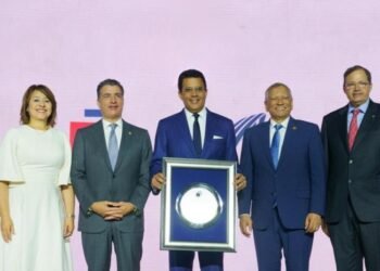 Collado receives recognition and highlights the rise of tourism in the country