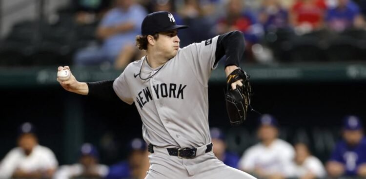 Schlittler beats deGrom in epic duel with 6 scoreless innings, Yankees beat Texas 3-2