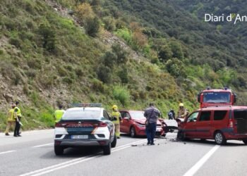 The N-145 between Andorra and La Seu is closed due to an accident between two vehicles