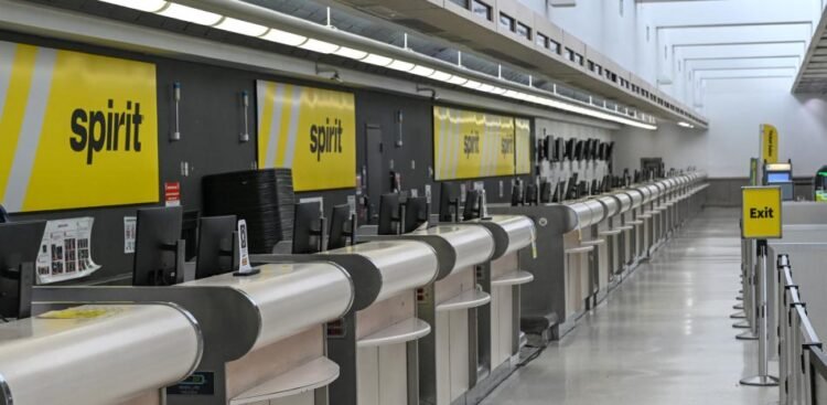 What will Spirit Airlines do with people who bought flights before it closes? Here we tell you