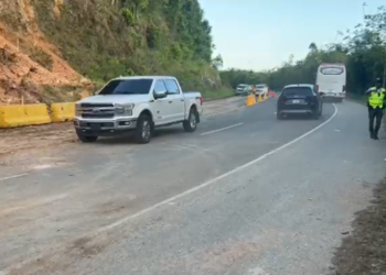 Traffic restored on Juan Pablo II highway after rock slide