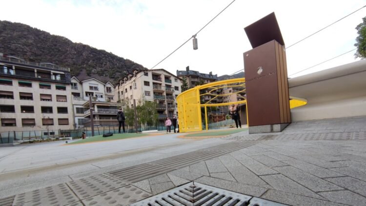 The waterproofing of Plaça del Poble d’Andorra la Vella will be completed in mid-June