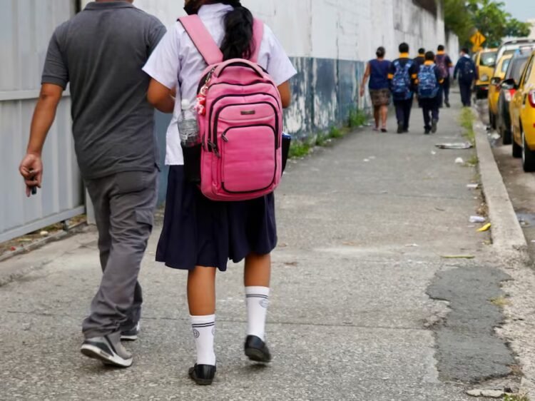More than 1.8 million students from public schools in the Costa-Galapagos regime return to classes with adjustments to discipline regulations | Ecuador | News