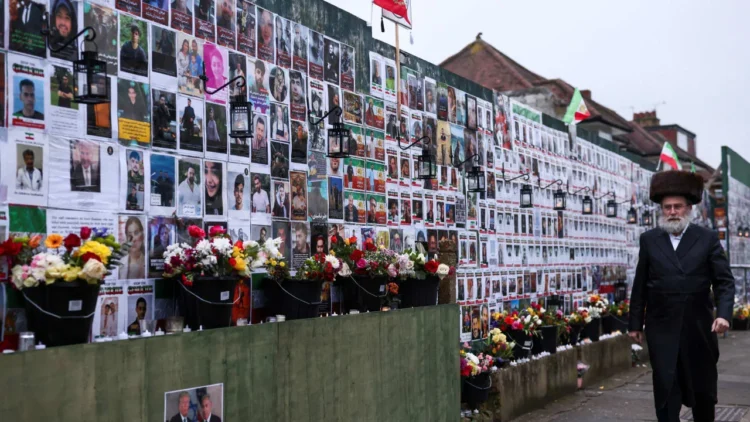 Golders Green memorial wall set on fire, police open investigation
