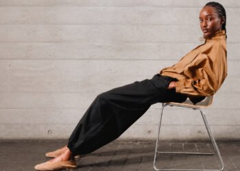 Aladdin pants: what to wear with trendy pants 2026. Photo