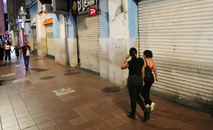 Businesses closed early to comply with curfew in Guayaquil this Sunday, May 3 | Community | Guayaquil