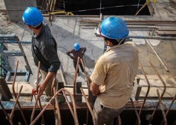 Increasing concerns about the working conditions and livelihood of workers / war conditions is not a license to weaken the labor law