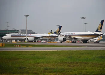 SIA, Emirates to offer Starlink service on some flights