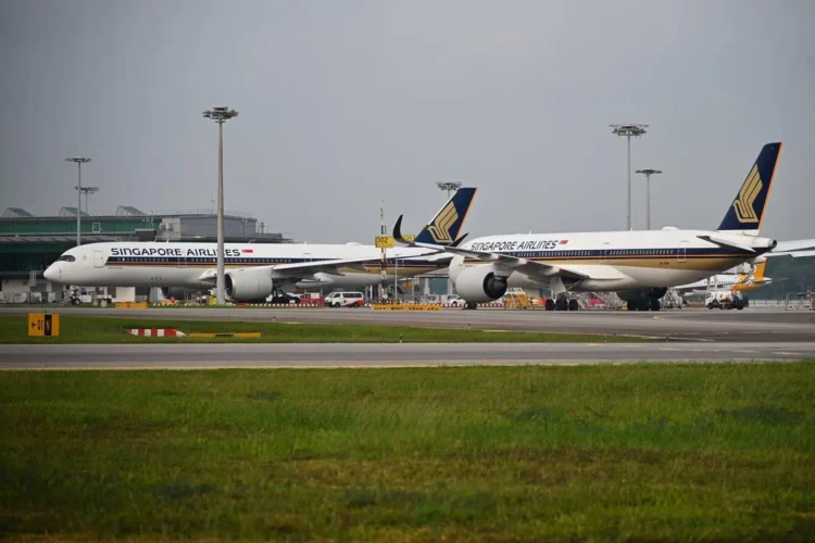 SIA, Emirates to offer Starlink service on some flights