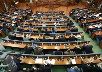 The government and the opposition are clashing over the 200-millions as help to meet the prices