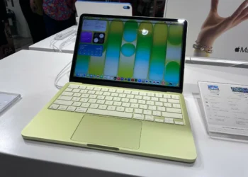 Manila Bulletin – Technews tries the MacBook Neo at The Loop