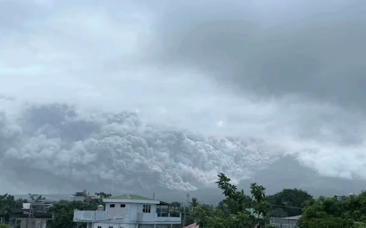 Manila Bulletin – Mayon Volcano’s eruption leaves over 5,000 persons in evacuation centers