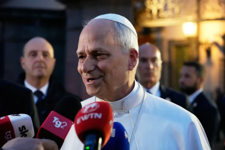 Manila Bulletin – Trump again assails Pope Leo, potentially complicating Rubio’s visit to the Vatican this week