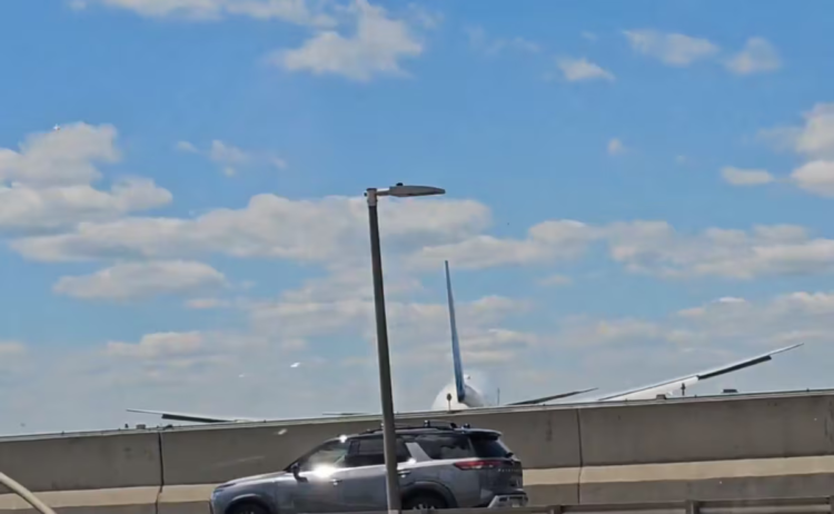 United Airlines plane collides with pole and truck in New Jersey