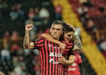 Alajuelense buys time and clings to the faith of a miracle