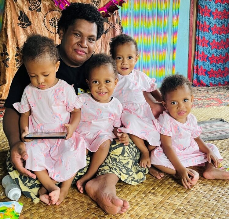 FAMILY I Titilia and her four little miracles