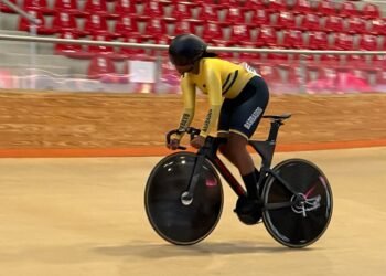 Greaves off to flying start at Cycling Championships