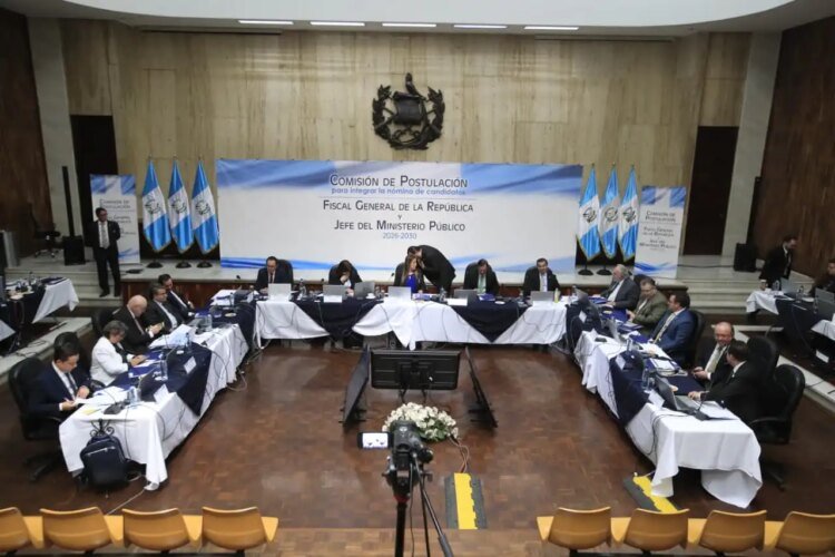 Arévalo questions the CC’s ruling and asks commissioners for firmness in the election of attorney general