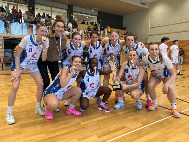 Tageblatt.lu | Espoirs ladies | Esch celebrates another title as a crowning achievement