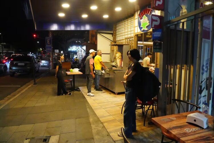 Curfew changes the night in Guayaquil restaurants: less time, express cleaning and departure in shifts | Community | Guayaquil