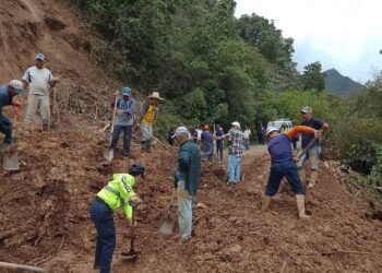 45 tourists trapped by collapse in the Wine Cascade rescued safe and sound
