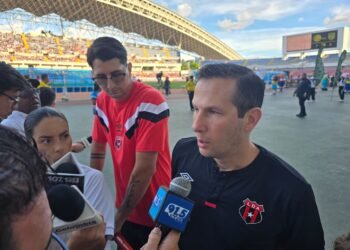 Alajuelense manager speaks clearly about Óscar Ramírez and answers if José Saturnino Cardozo is an option