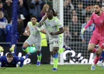 Title Race Tightens as Manchester City Survive Everton Scare