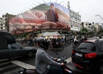 Iran’s Guards seize wartime power, blunting Supreme Leader’s role