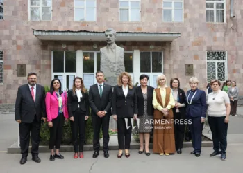 The President of Bulgaria was hosted at the school named after Peyo Yavorov in Yerevan