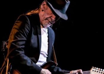 Alex Ligertwood, former lead singer of Santana, dies at 79