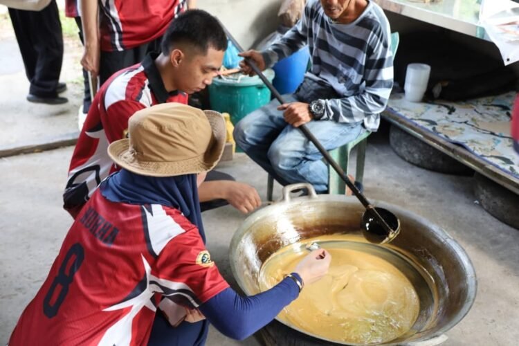 Kolej Komuniti Betong students explore gula apong production through community outreach