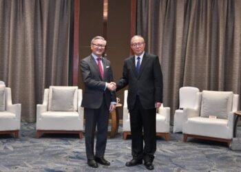 Deputy Prime Minister Meets Senior Chinese Legislator in Beijing