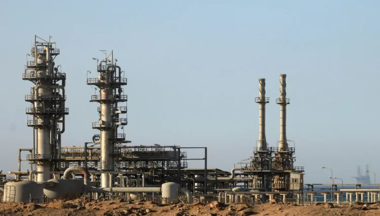 Egypt: Fully repays the accumulated debt in the oil and gas sectors by the end of next May