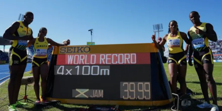 Relay team sets new world record in mixed 4x100m event